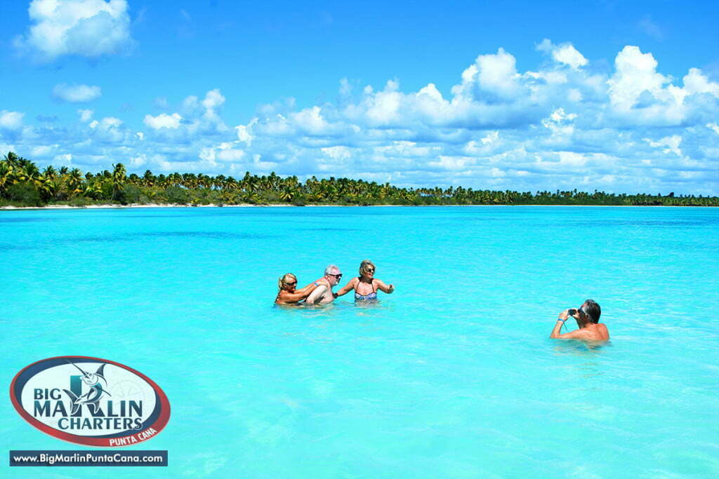Natural swimming pool Punta Cana for party boat