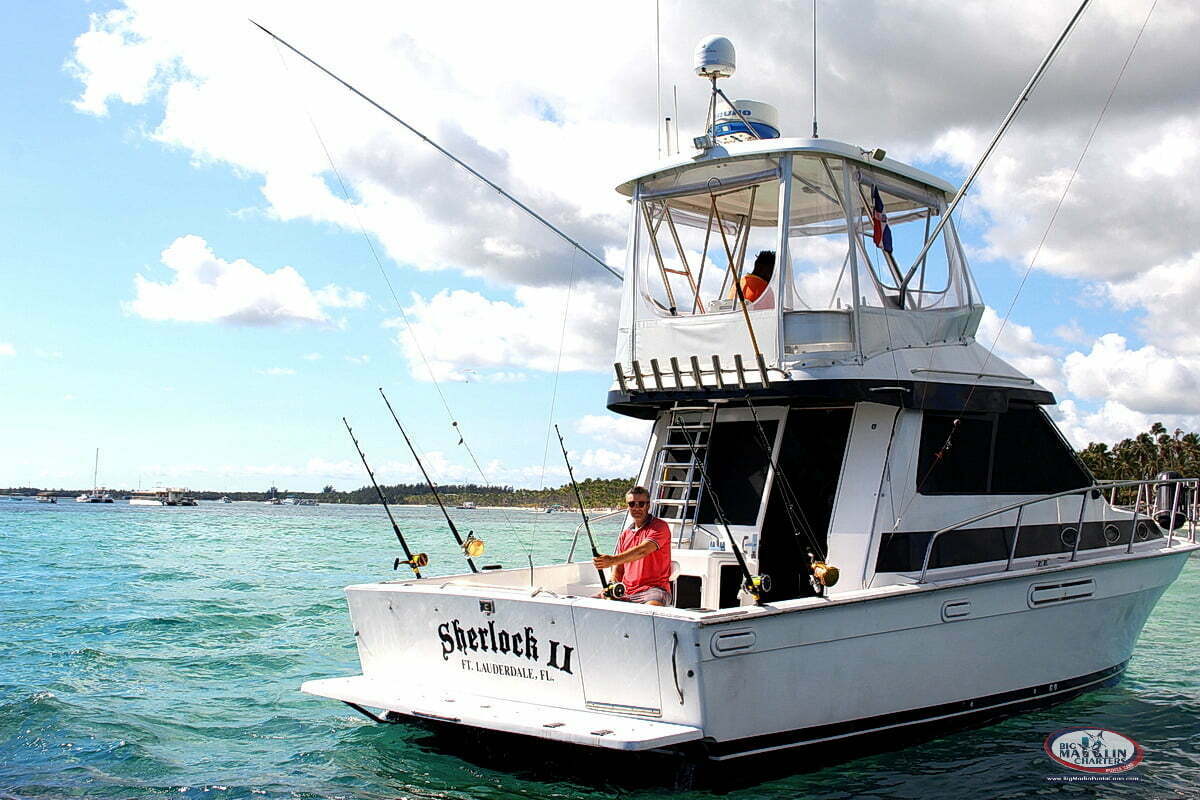 private fishing charters in Punta CanaPunta Cana offshore fishing boat for tours