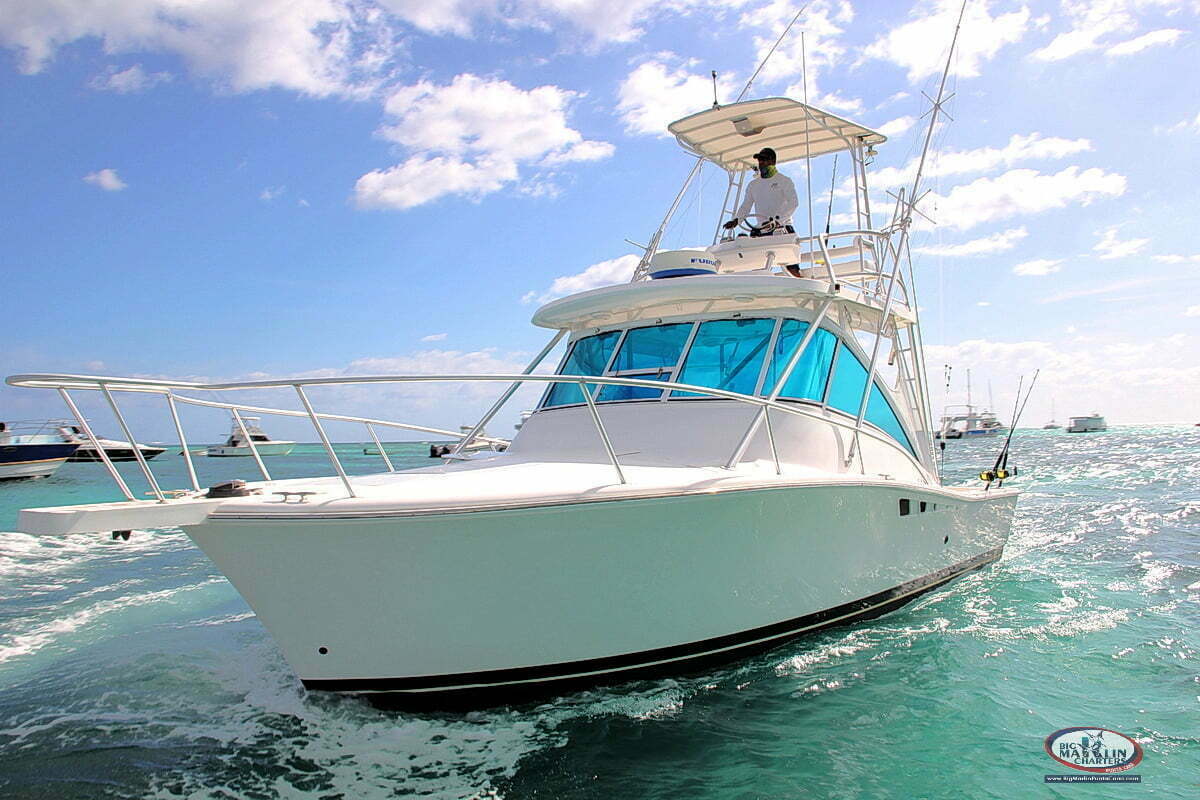 Deep-sea and mixed fishing charters in Punta Cana boat Cana 32 feet