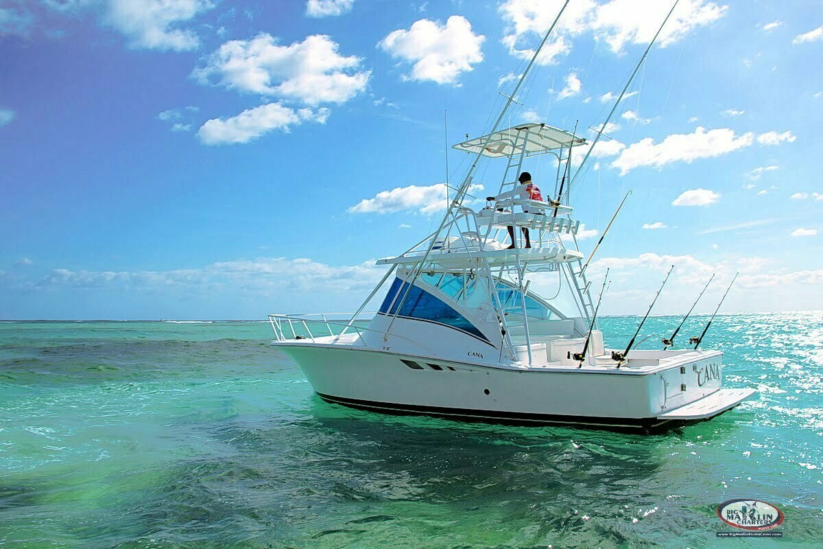 Luhrs 32 Open gone fishing in Punta Cana for shared group