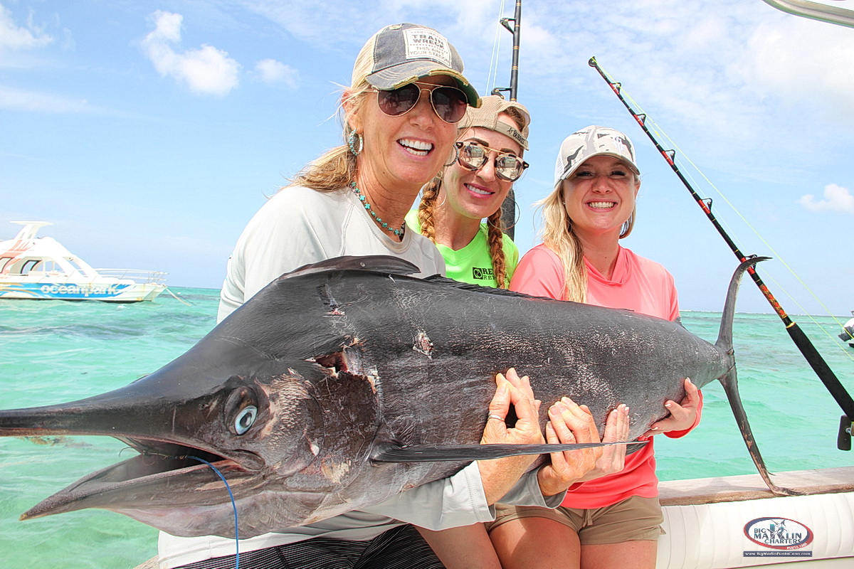 family deep sea fishing trips close to reef