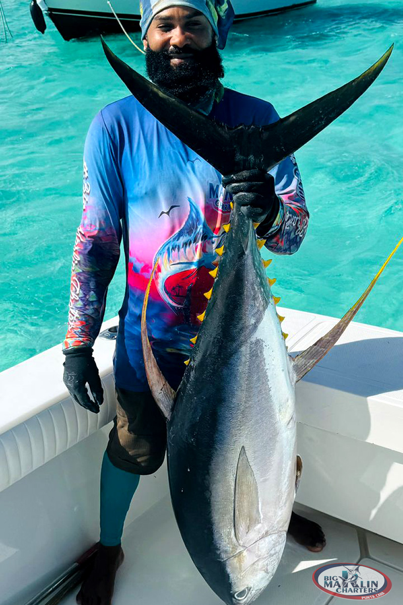 Catching Tuna report in Punta Cana. Yellowinfin tuna and mate Alfred